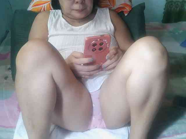 HotMama50 webcam