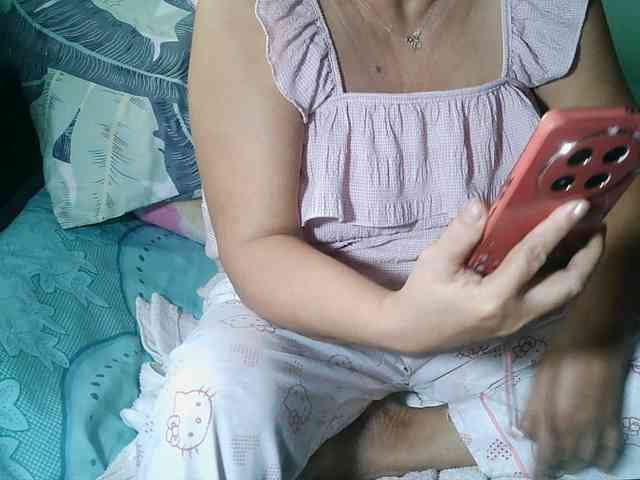 HotMama50 webcam