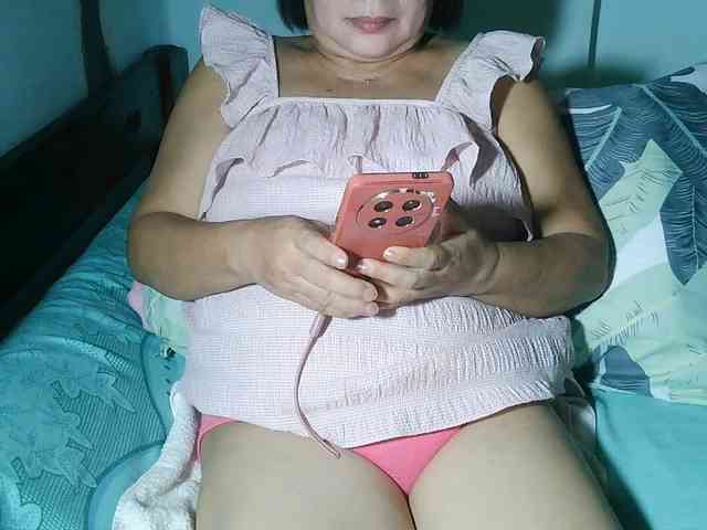 HotMama50 webcam
