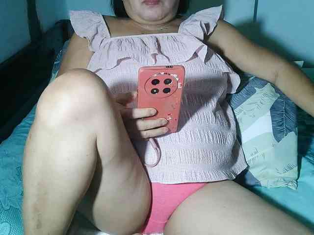 HotMama50 webcam