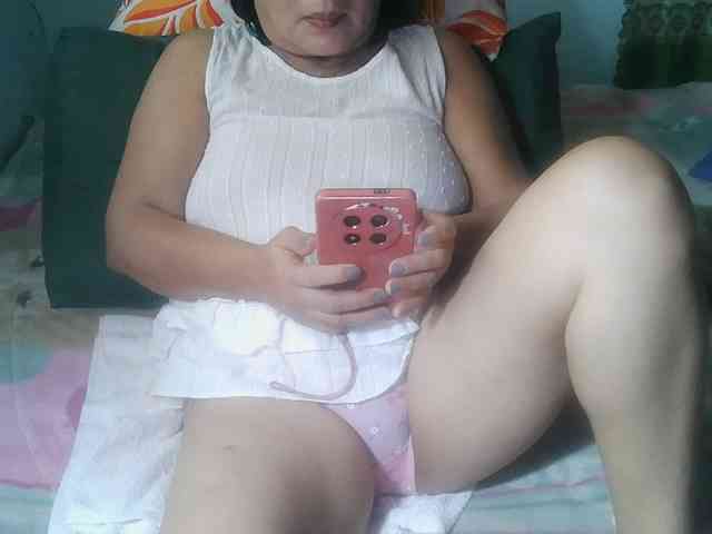 HotMama50 webcam