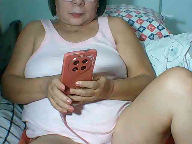 HotMama50 webcam
