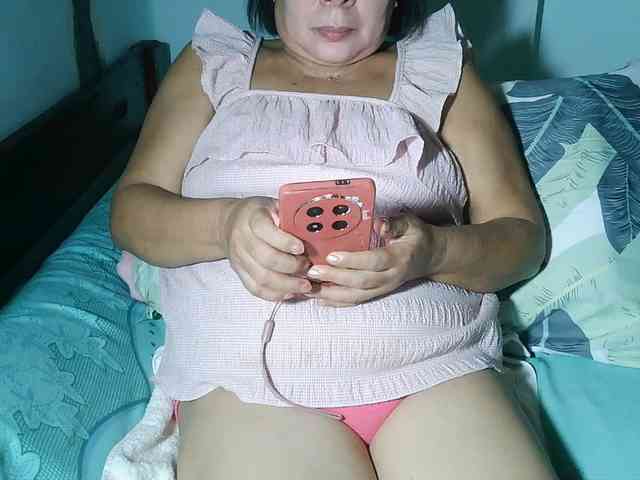 HotMama50 webcam