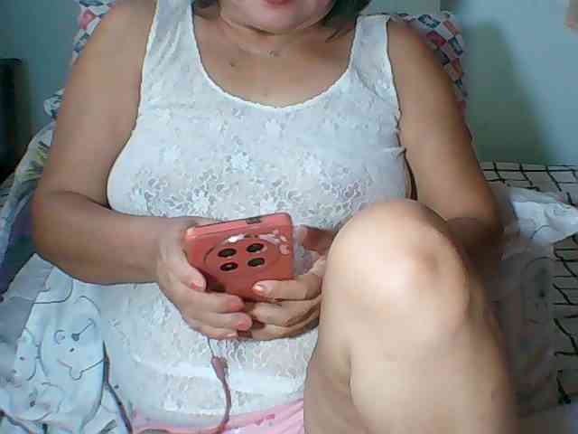HotMama50 webcam