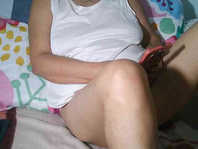 HotMama50 webcam