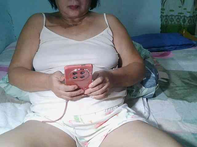 HotMama50 webcam