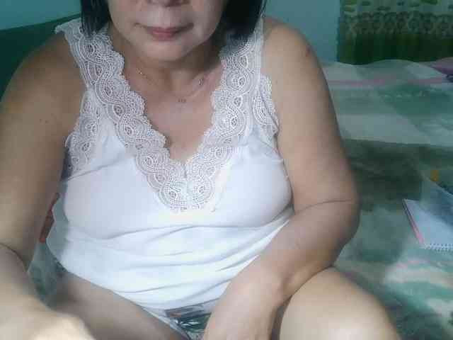 HotMama50 webcam
