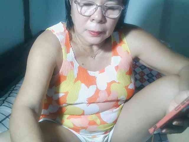 HotMama50 webcam