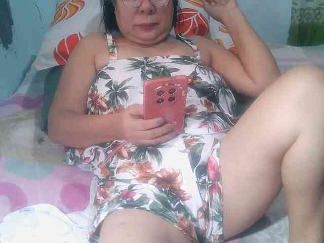 HotMama50 webcam