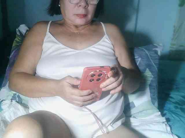 HotMama50 webcam