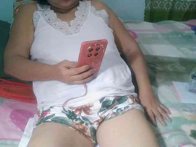 HotMama50 webcam