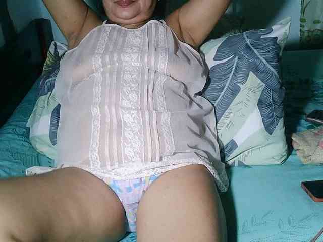 HotMama50 webcam