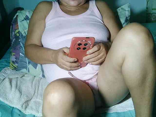 HotMama50 webcam