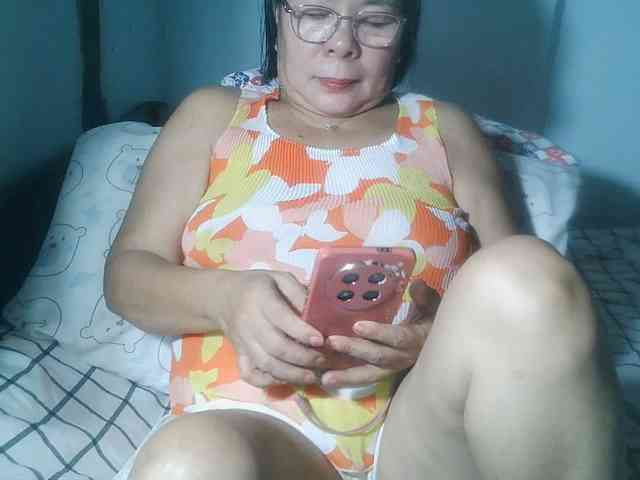 HotMama50 webcam