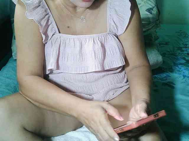 HotMama50 webcam