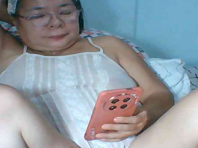 HotMama50 webcam