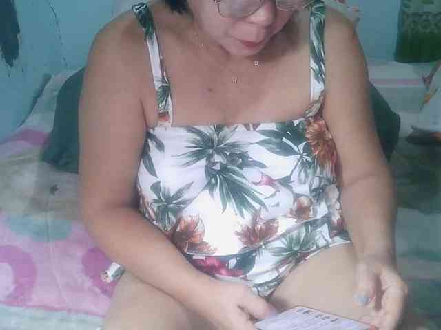HotMama50 webcam