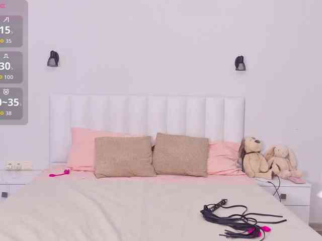 KaiaNostis live female cam on bongacams