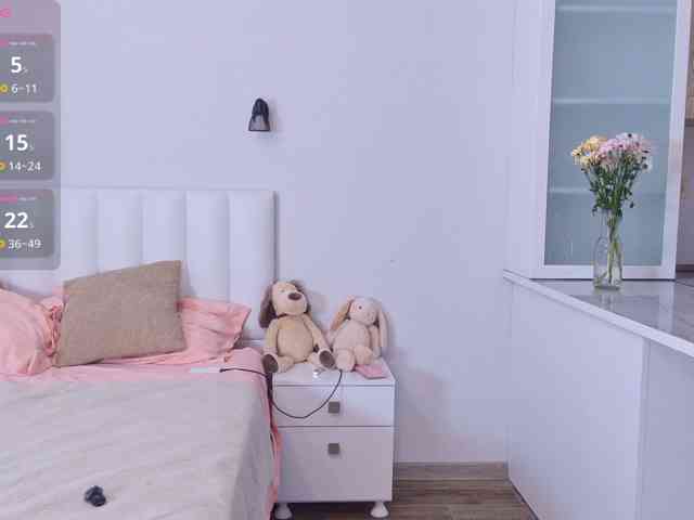 KaiaNostis live female cam on bongacams