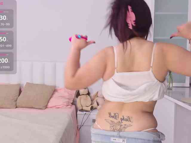 KaiaNostis live female cam on bongacams