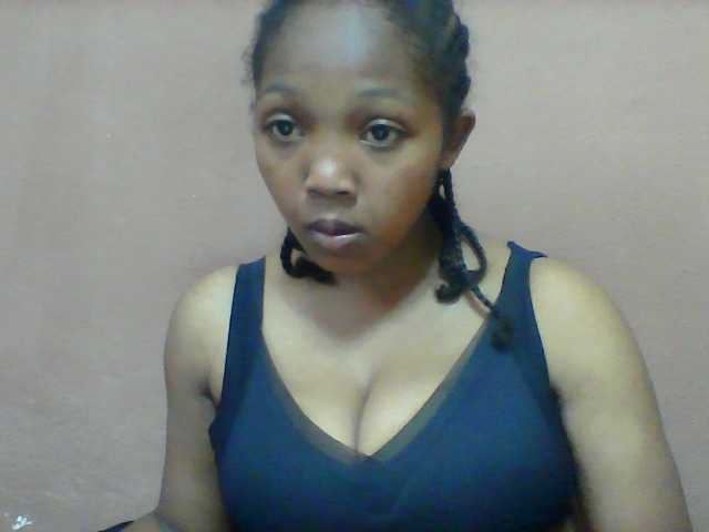 Ortenciah live cam on BongaCams