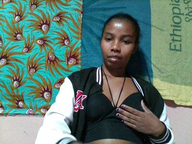 Arnela1 live cam on BongaCams