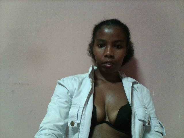 Arnela1 live cam on BongaCams