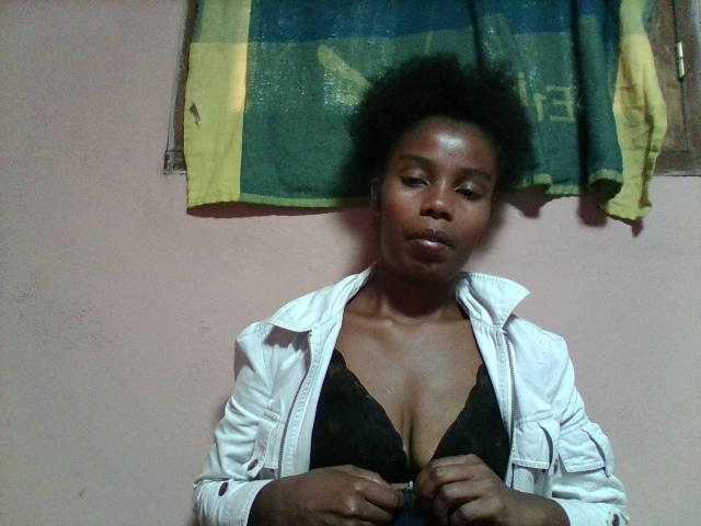 Arnela1 live cam on BongaCams