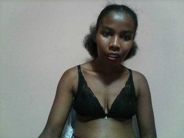 Arnela1 live cam on BongaCams