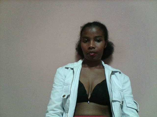 Arnela1 live cam on BongaCams