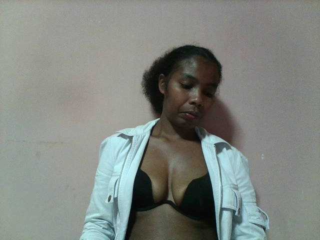 Arnela1 live cam on BongaCams