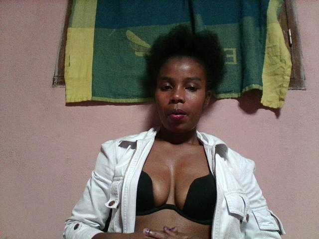 Arnela1 live cam on BongaCams