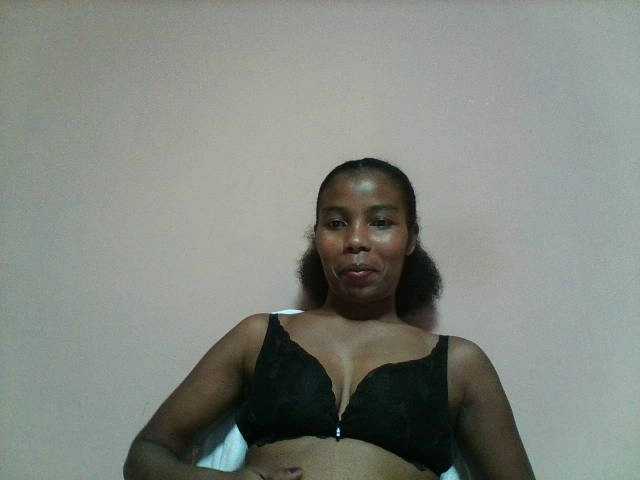 Arnela1, 24 y/o - Live Cam on BongaCams