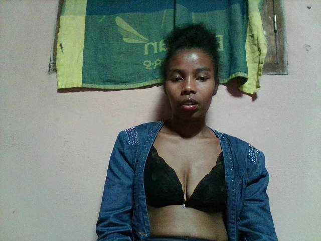 Sex chat gratuit in direct cu Arnela1 pe BongaCams