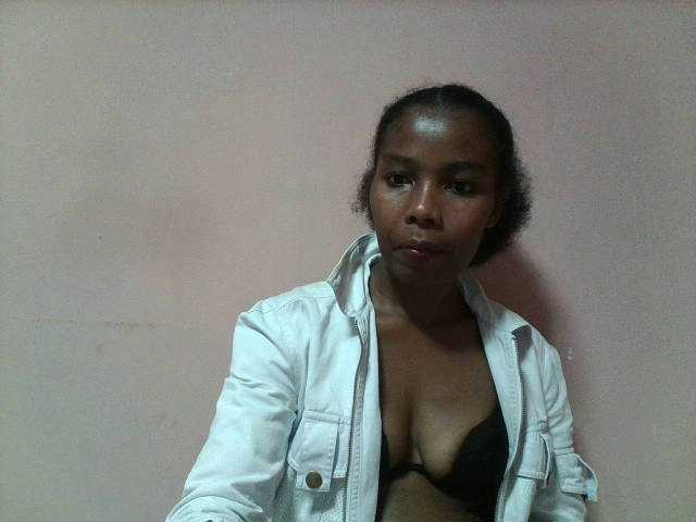 Arnela1 live cam on BongaCams
