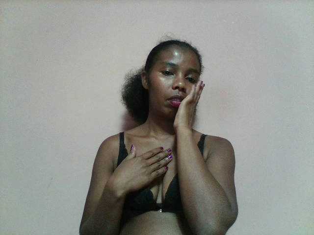 Arnela1 live cam on BongaCams