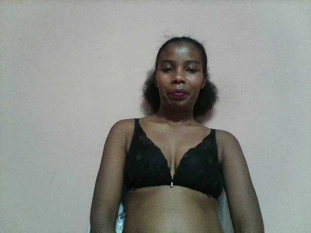 Arnela1 live cam on BongaCams