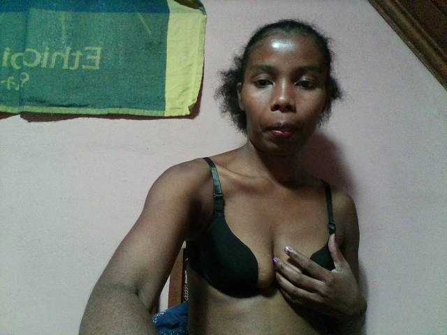 Arnela1 live cam on BongaCams