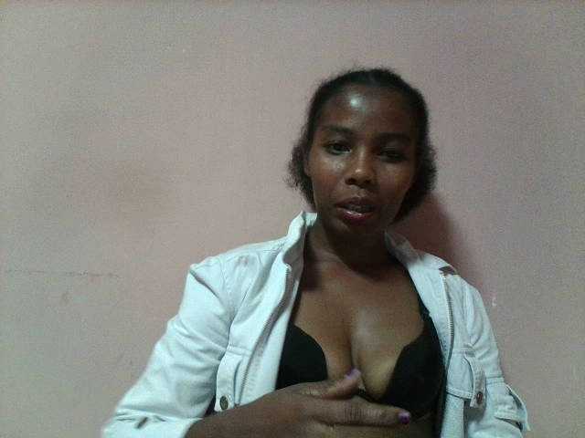 Arnela1 live cam on BongaCams