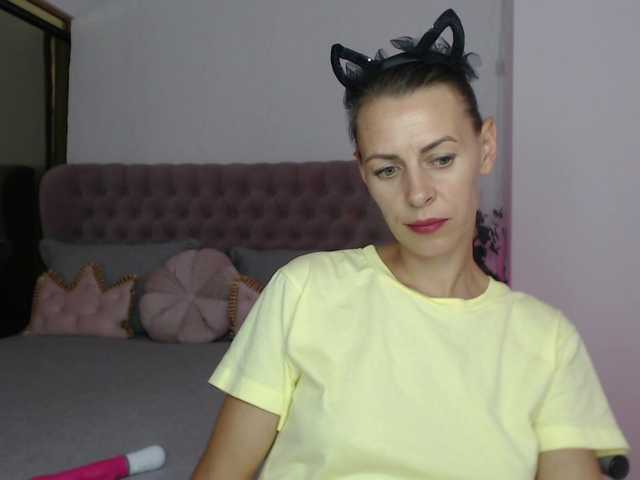 Bellacandyy live cam