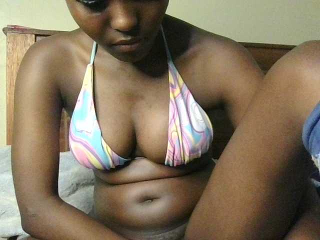 Sweetebonyy live cam on BongaCams
