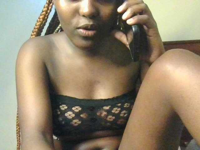Sweetebonyy live cam on BongaCams