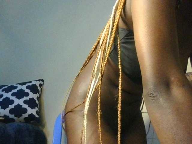 Sweetebonyy live cam on BongaCams