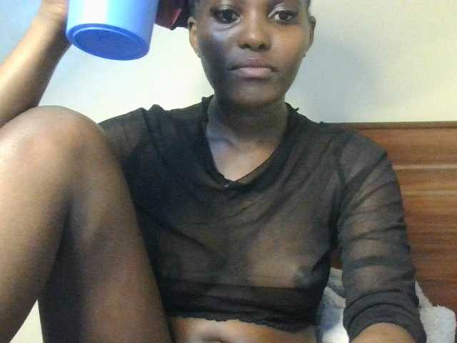 Sweetebonyy live cam on BongaCams