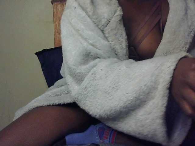 Sweetebonyy live cam on BongaCams