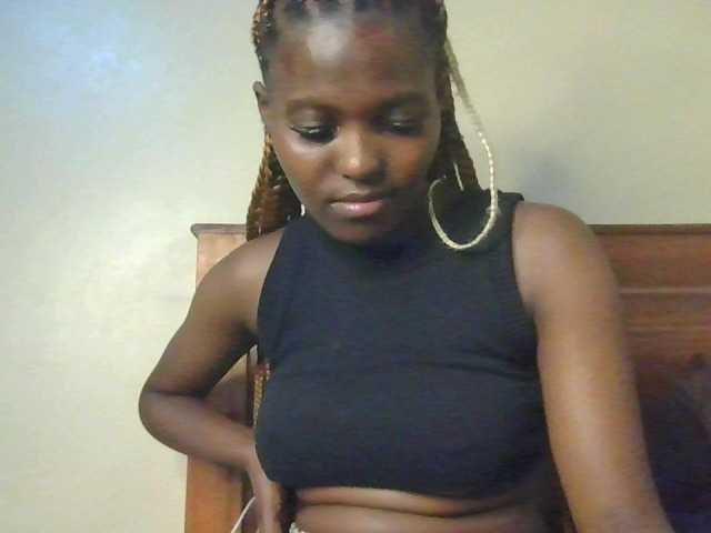 Sweetebonyy live cam on BongaCams
