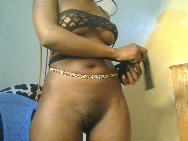 Sweetebonyy live cam on BongaCams
