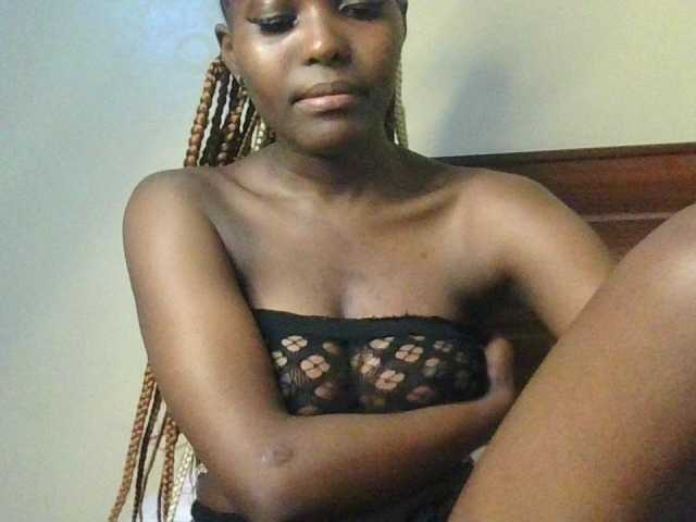 Sweetebonyy live cam on BongaCams