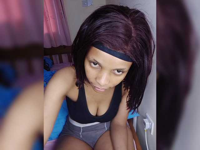 Vee-sexy10 live cam on BongaCams
