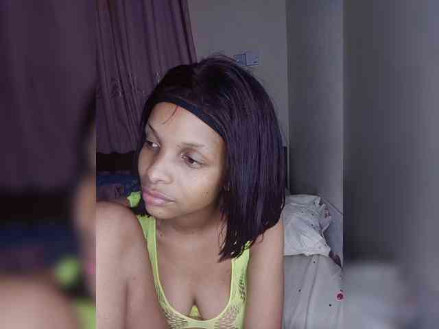 Model: Vee-sexy10